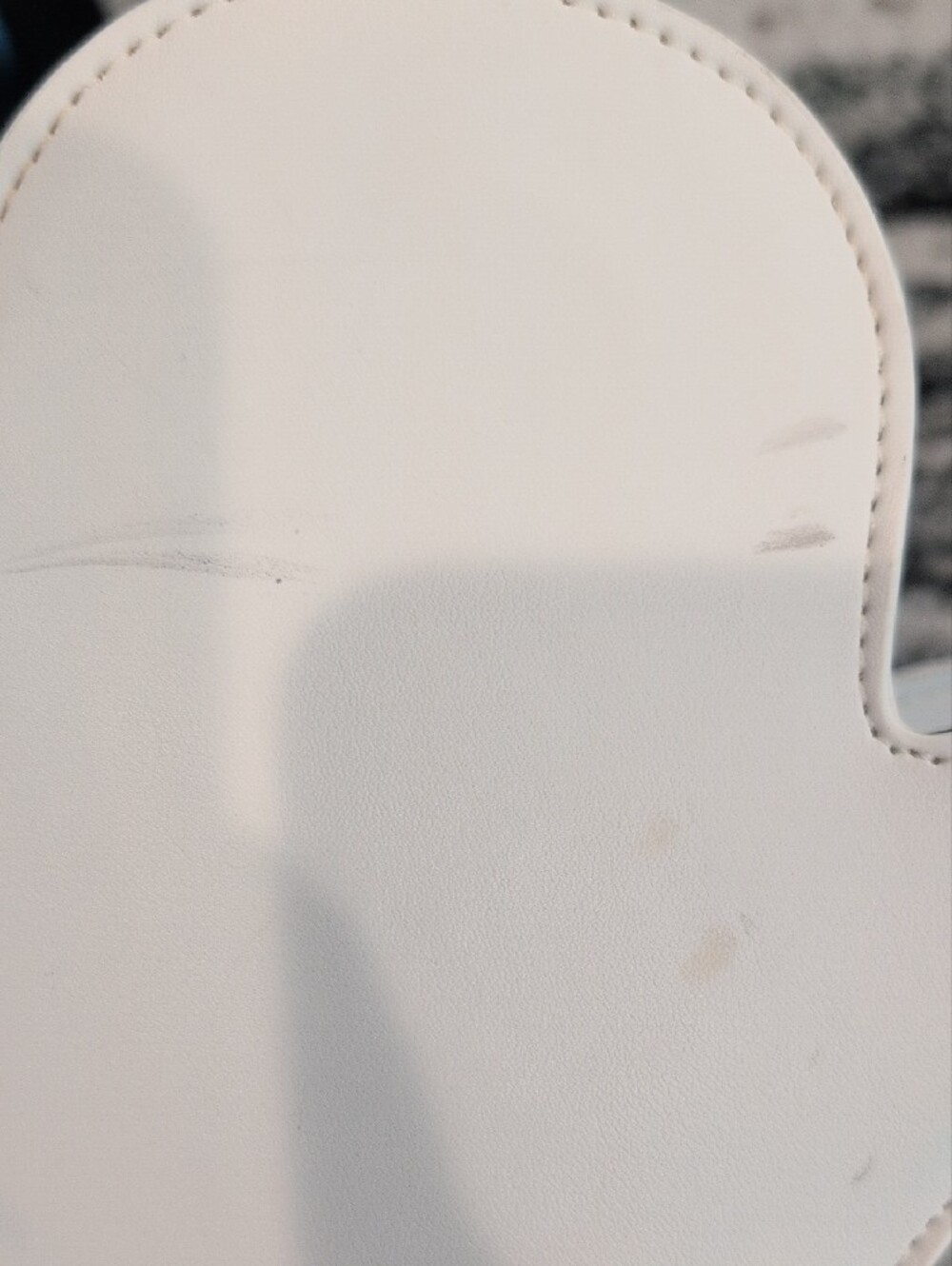 Betsey Johnson White Glitter Ghost Bag - Picture 4 of 6